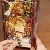 Könyvkuckó Karácsonyi utca 3D fa puzzle modell - Book Nook